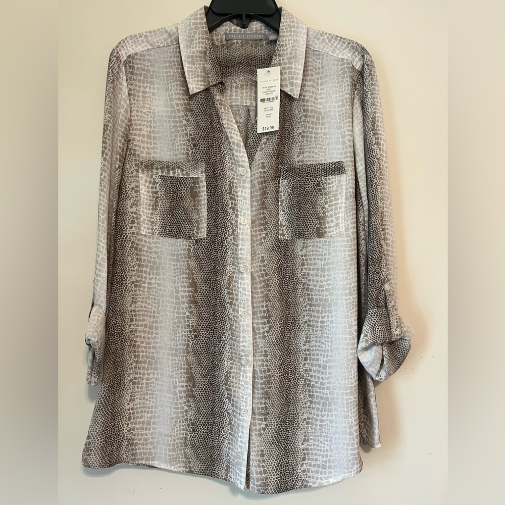 NWT women’s 3/4 sleeve blouse